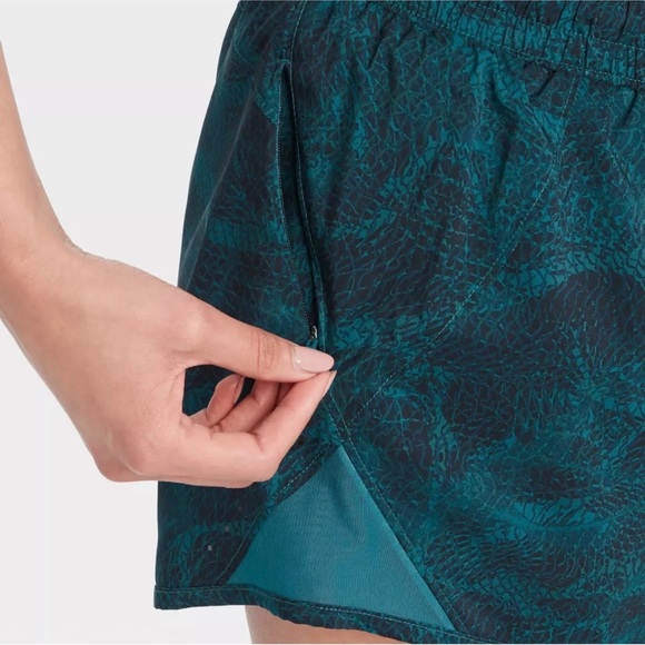 All in Motion Women’s Mid-Rise Running Short 3” Teal XXL NWT - Picture 5 of 9